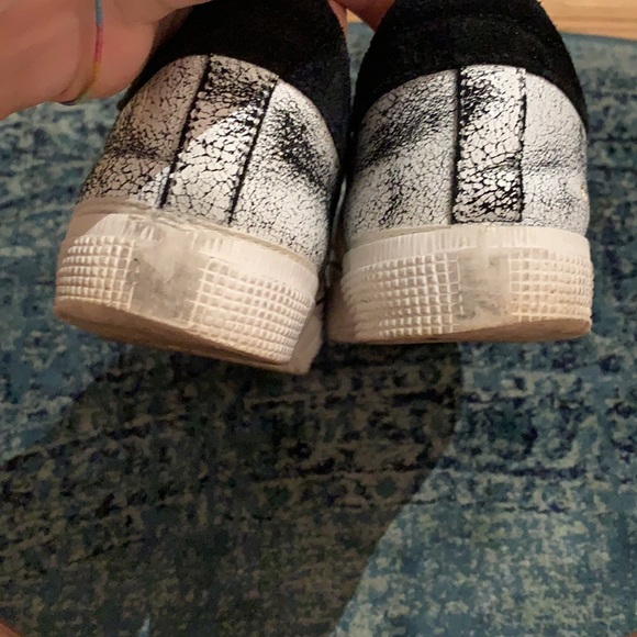 Golden Goose Sneakers - Picture 8 of 12